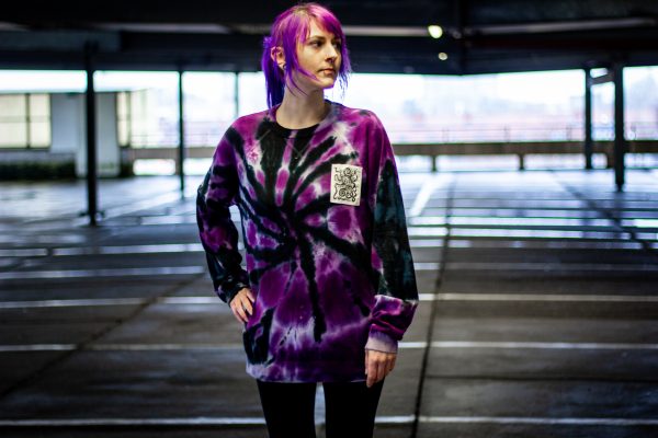Pretty Slow X Stone Ore Artwork // Violet Eyes// Unisex Pullover Größe L