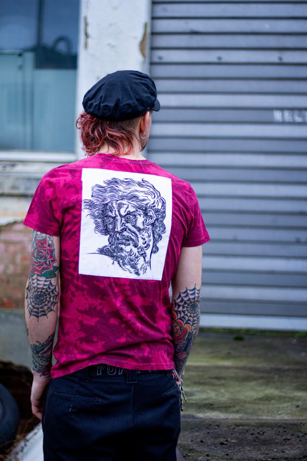 Pretty Slow X Stone Ore Artwork // Roter Zorn // T-Shirt mit Backpatch Größe M