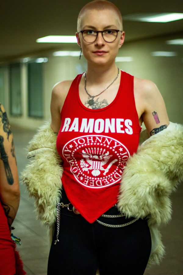 Ramones upcycled Band Shirt mit Rückenschnürung