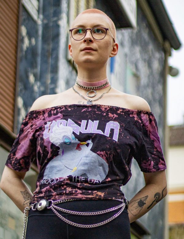 Ursula from Disney Arielle Upcycled Merch Shirt mit Schnür Details
